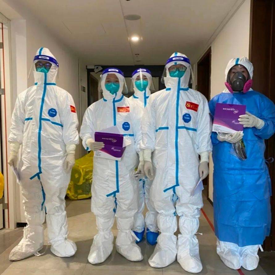 圣特蒙比广州过关，球员庆祝淘汰赛成功迎接下一场较量的简单介绍