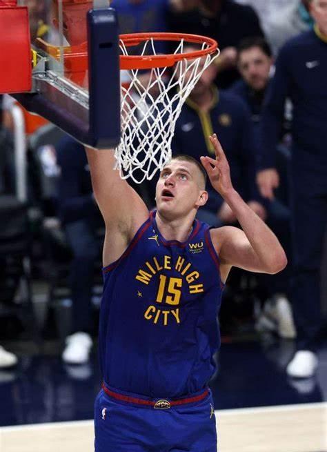 步行者翻盘凯尔特人B队，约基奇完成帽子戏法的简单介绍