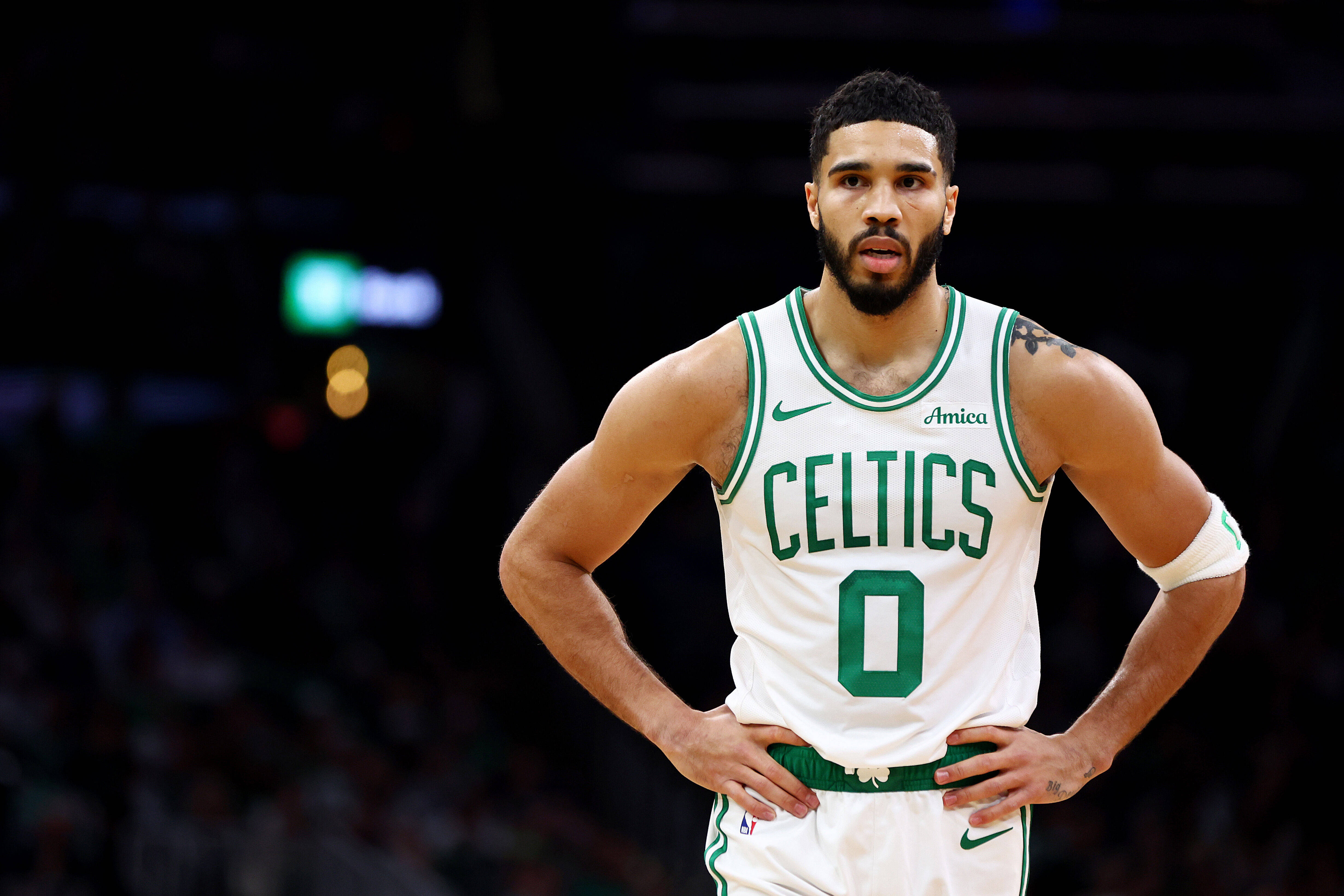 步行者翻盘凯尔特人B队，约基奇完成帽子戏法的简单介绍