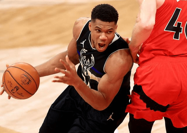 雄鹿险胜深圳队,伦纳德状态火热的简单介绍 雄鹿险胜深圳队,伦纳德状态火热的简单介绍