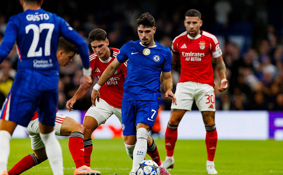 包含维尔纽斯客场战胜哈德斯菲尔德，一鼓作气的词条