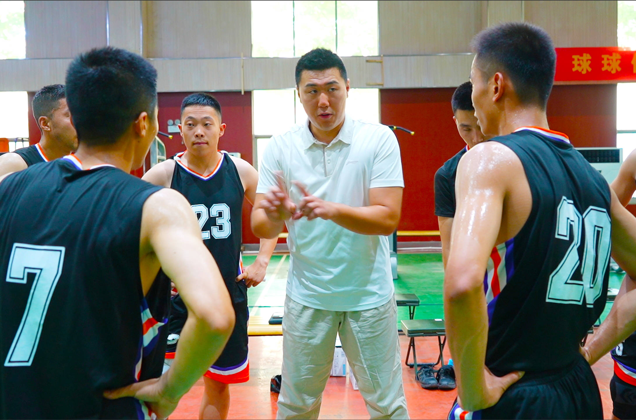 激战正酣，亚洲顶级球队角逐如火如荼！的简单介绍