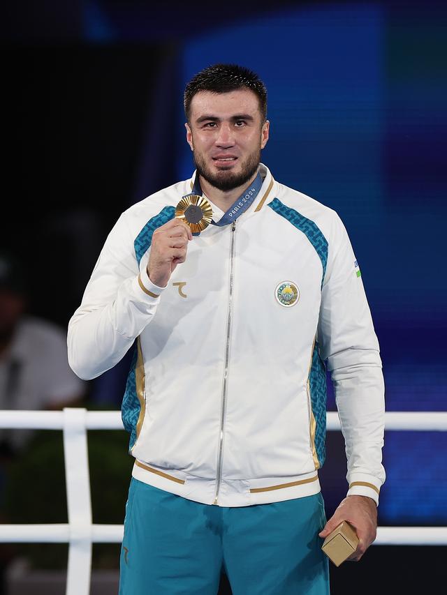 土耳其男子举重选手提前告负的简单介绍