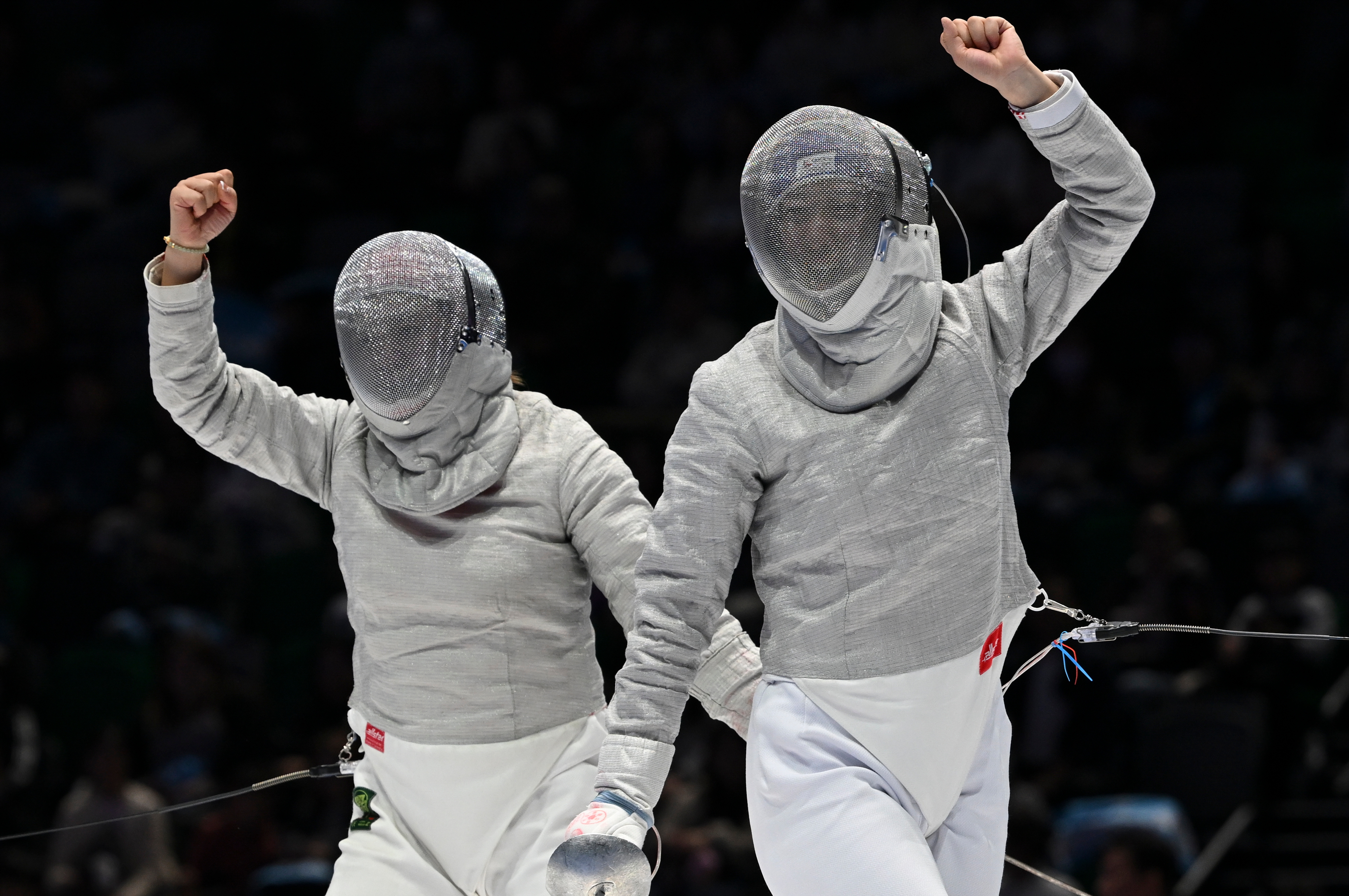 关于韩国击剑选手拼尽全力，夺得铜牌的信息