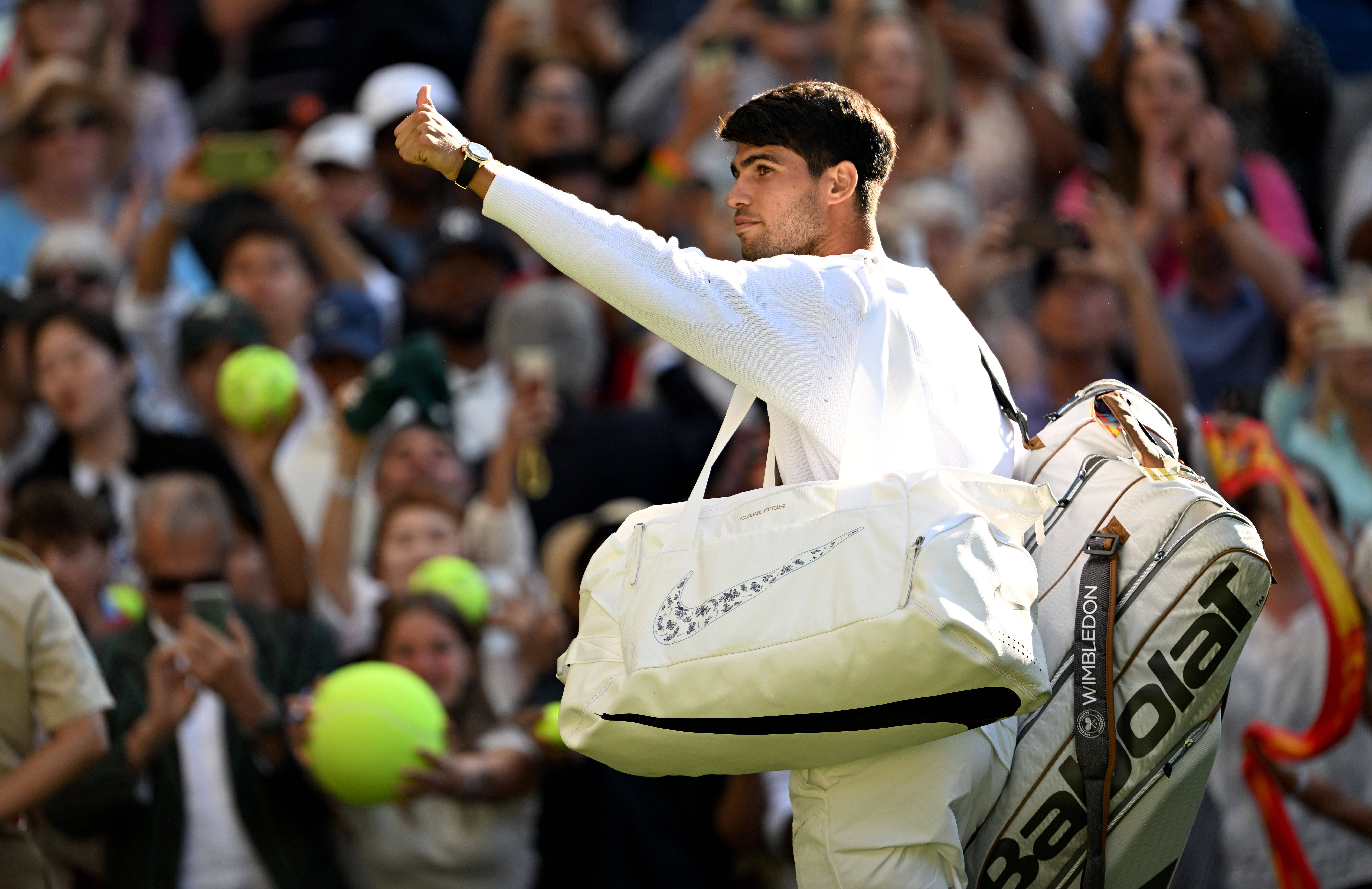 包含法网碾压温网，阿尔卡拉斯点燃赛场的词条