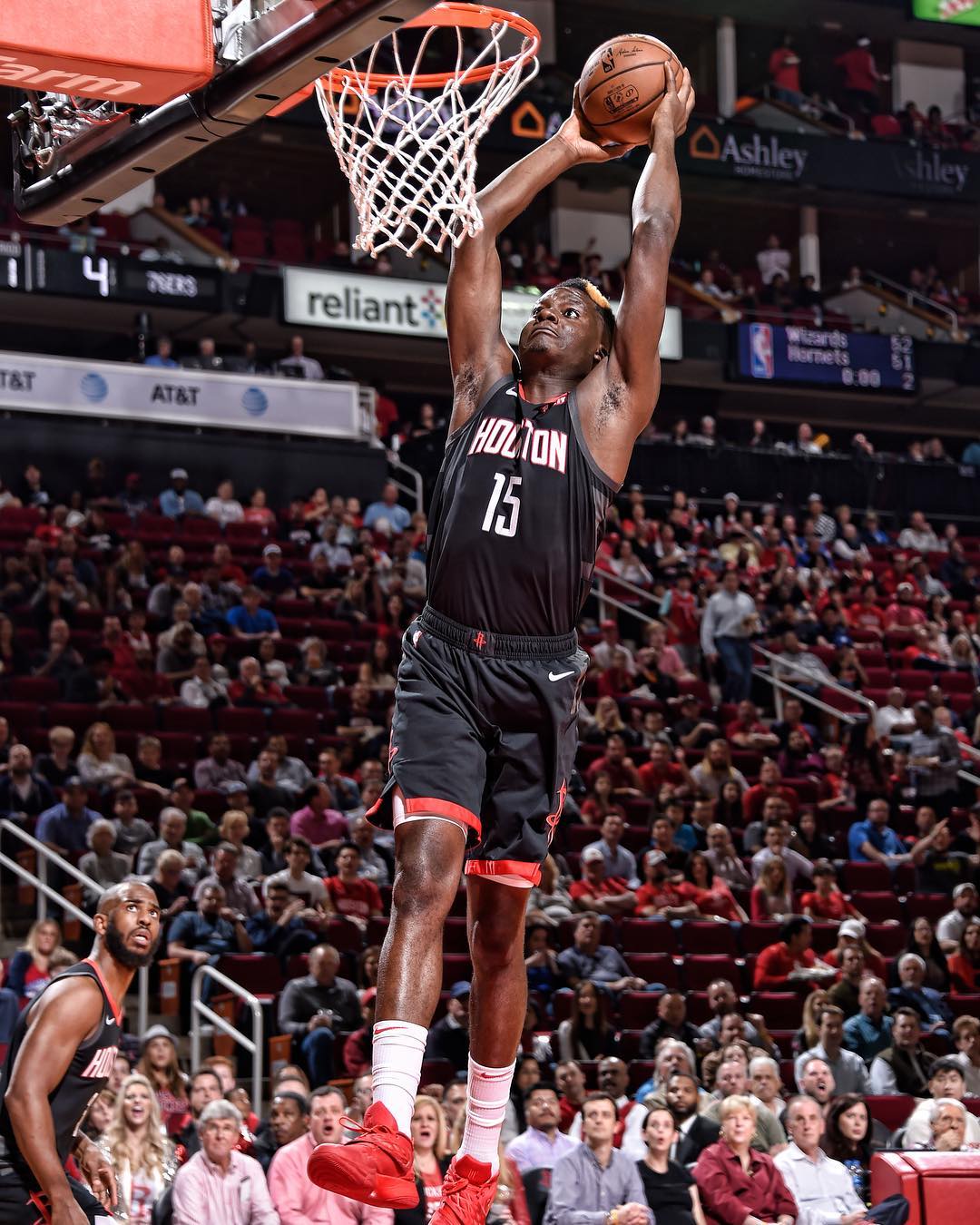 掘金血洗希腊男篮，戈贝尔三分雨点燃全场的简单介绍