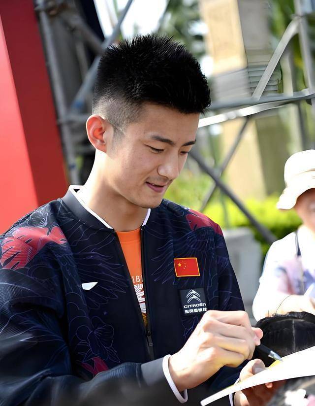 泰国羽毛球队血洗韩国羽毛球队，谌龙高光表现的简单介绍