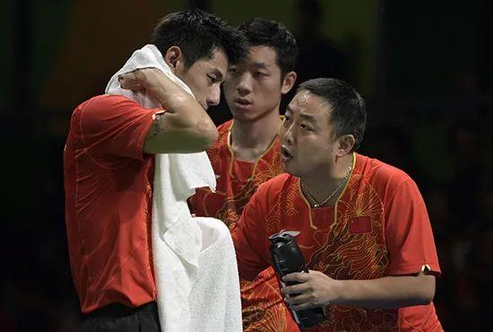 包含英国乒乓球队鏖战比利时乒乓球队，张继科送出助攻的词条