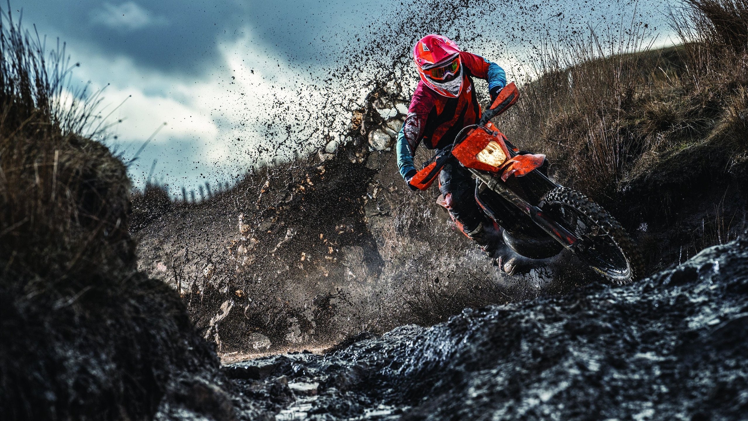 铁血与风笛的对决，从德甲争冠焦点，看马德里竞技如何打穿苏格兰足球的战术密码