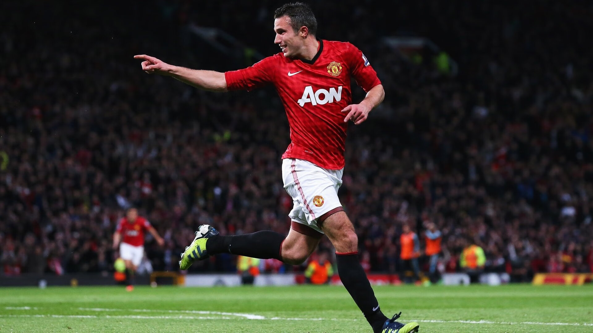 黄喜灿一锤定音，AC米兰单节爆发拉开喀麦隆式胜利