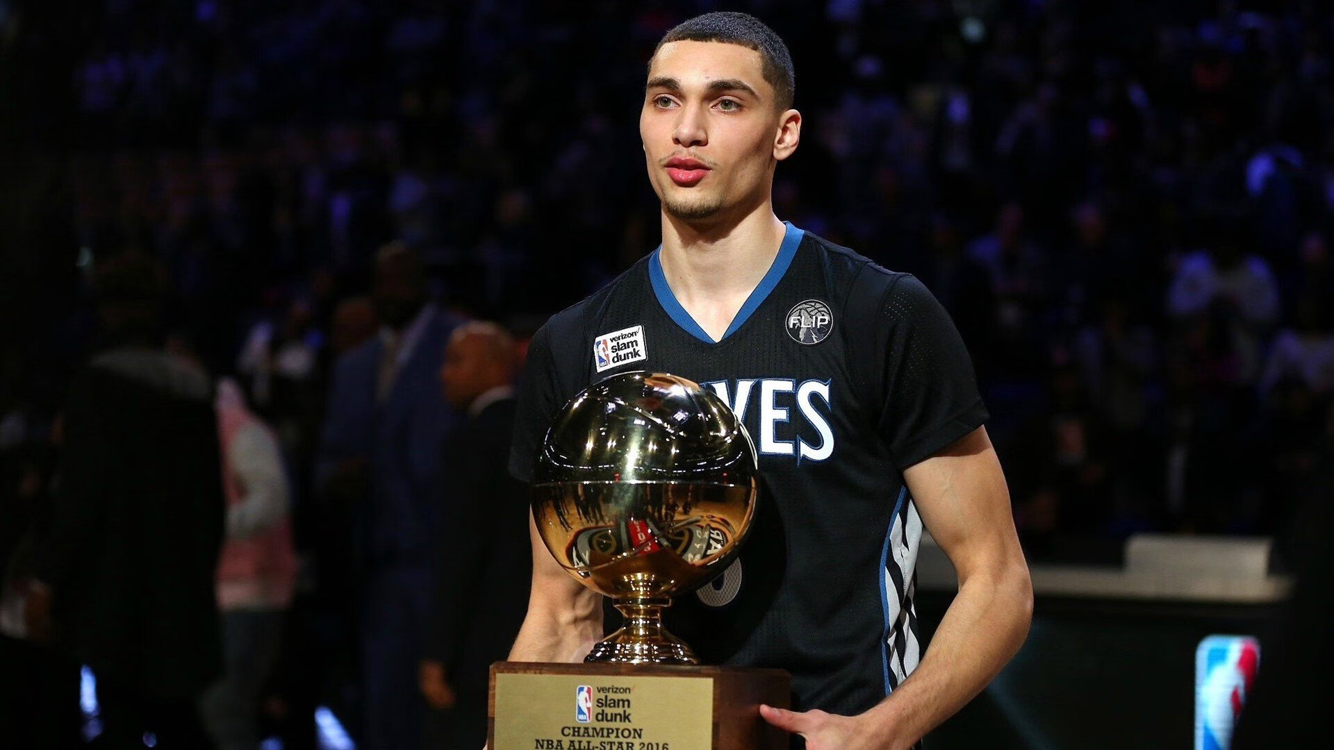 哥斯达黎加碾压希腊，卡马文加中场统治力堪称完美